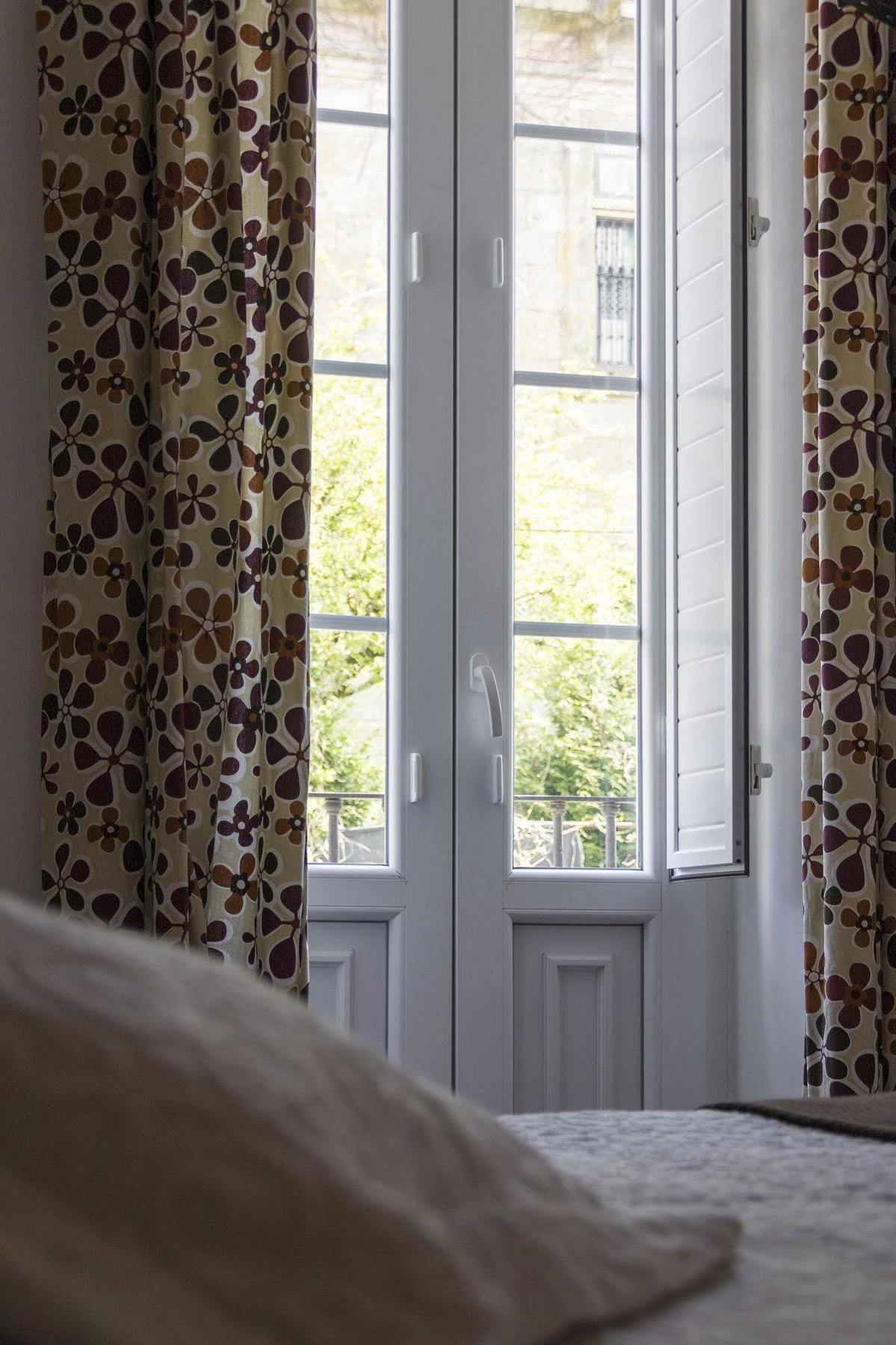 Hostal La Carballinesa サンティアゴ・デ・コンポステーラ エクステリア 写真